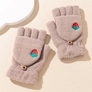 Strawberry gloves